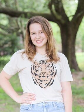 Royal Standard easy tiger v neck small
